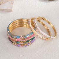 Gelang Etnik Vintage dari Paduan Logam, Berwarna-warni dengan Teknik Tetesan Minyak, Lapisan Emas Tahan Luntur, Berhiaskan Relief Bunga Berlian dan Enamel Cloisonne