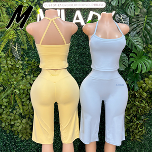 Set Sportivo da Donna in Nylon ad Alta Elasticità, Top Corto con Spalline Incrociate e Pantaloni Capri da Yoga, Set Due Pezzi, Logo Personalizzabile - Product Image 2