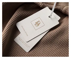 Etiquetas colgantes personalizadas de alta calidad Moatain con logotipo e impresión de etiquetas colgantes de papel para prendas de vestir