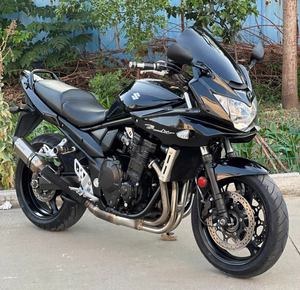 มอเตอร์ไซค์รุ่นเก่าขนาดมากกว่า 1000 ซีซี ขายในราคาถูกเป็นรถมือสอง - Product Image 2