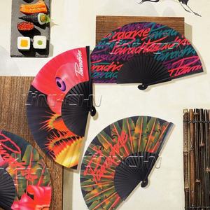 Abanico de mano plegable de tela de madera español personalizado a granel - Product Image 2