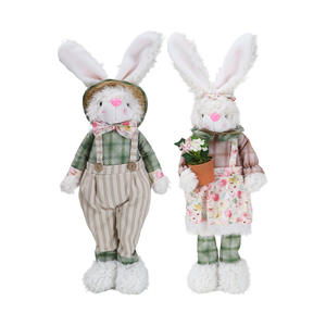 Ensemble de décorations de Pâques : Lapins en peluche debout, style ferme, lapins habillés en peluche pour la maison et cadeau de fête - Product Image 4