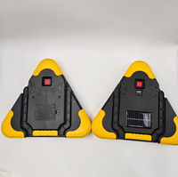 Lampe d'avertissement triangulaire LED avec recharge USB et solaire pour la sécurité automobile en cas d'urgence
