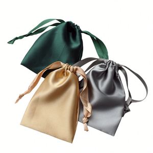 Sac à poussière en satin mat avec cordon de serrage, 15*20cm, avec logo personnalisé, emballage cadeau pour tissu en satin avec finition de marque - Product Image 1