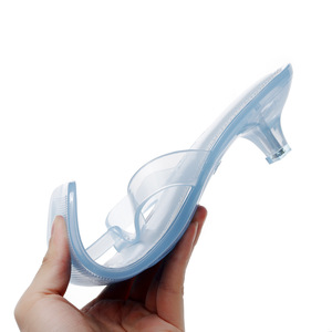 Nouvelle Arrivée Tongs plates pour <span class=keywords><strong>femme</strong></span> en PVC souple, style décontracté, design mode estival avec cristaux - Product Image 2