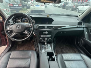 <span class=keywords><strong>Mercedes</strong></span>-Benz C 200 CGI Fashion Edition 2011 (Usata) - Berlina di Lusso di Alta Qualità, Ideale per Affari Globali <span class=keywords><strong>e</strong></span> Pendolarismo Quotidiano - Product Image 4