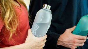 Vasos al por mayor de botella de agua Tritan con marcador de tiempo, de color plateado, al por mayor - Product Image 2