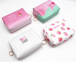Bolsa de Cosméticos de Gran Capacidad para Mujer, Bolsa de Almacenamiento Portátil con Flores Acolchadas, Artículos de Tocador, Novedad de 2024 - Product Image 1
