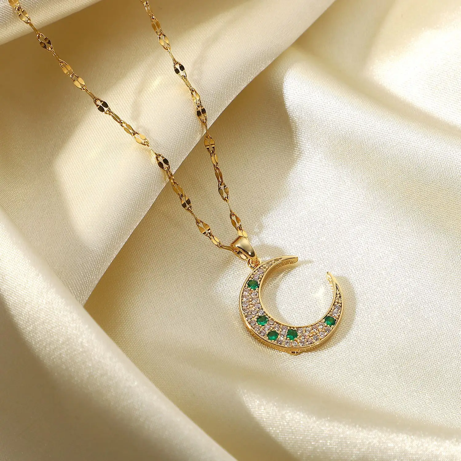 Collana di moda in acciaio inossidabile 18 carati PVD placcato oro Cubic Zirconia Hollow Sun Moon collane con ciondolo per gioielli moda donna