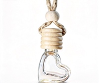 Diffuseur de parfum pour voiture personnalisé en forme de cœur de 6 ml, flacon de parfum pour voiture vide en verre transparent avec bouchon en bois pour désodorisant