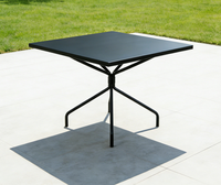 Table d'extérieur rectangulaire solide en aluminium de 31 pouces, résistante aux intempéries, avec design de pieds géométriques pour hôtel et complexe hôtelier