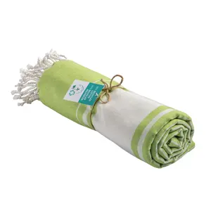 Toalla de playa de algodón reciclado, merchandising sostenible - Product Image 1