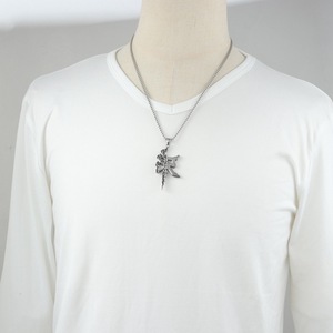 Yunnique – collier avec pendentif en forme de lettre en acier inoxydable pour hommes, design géométrique, bijoux cadeau - Product Image 3