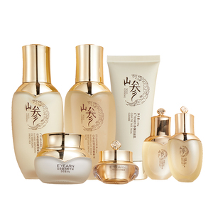 Ensemble de soins de la peau en sept pièces à base de ginseng sauvage biologique, d'acide hyaluronique, anti-âge, éclaircissant, avec sérum, crème, lotion, tonique et crème pour les yeux - Product Image 2