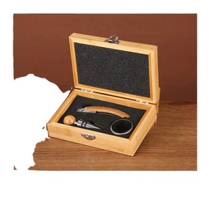 ชุดของขวัญอุปกรณ์ไวน์สแตนเลสสตีลแบบปรับแต่งได้ - อุปกรณ์ไวน์ไม้ไผ่สำหรับคนรักไวน์ - Product Image 3