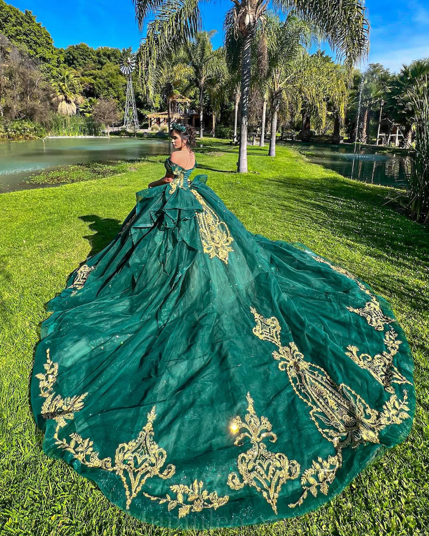 Wholesale Emerald Green Quince Dress 2024 Ball Gown Princess Dress Off houlder Vestidos de 15 Anos Instagram Gowns,2 Pieces