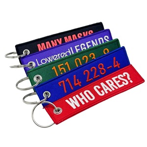 Porte-clés brodés personnalisés OEM Commande en gros Prix de gros Étiquettes tissées double face pour accessoires de moto et de voiture - Product Image 1