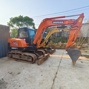 รถขุดมือสอง Doosan DH60-7 6 ตัน สภาพดี ขายดี พร้อมเครื่องยนต์ Yanmar แท้ รถขุดขนาดเล็กมือสองลดราคา - Product Image 2