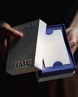 Boîte cadeau magnétique en papier recyclé écologique de luxe avec logo personnalisé, impression quadricolore et finition UV