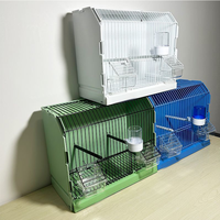 Prix d'usine Cage à oiseaux moderne et simple en fil de fer avec plateau en plastique et abreuvoir pour pigeons et perroquets, écologique et respirante