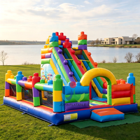 Structure gonflable commerciale durable sur mesure OEM, type blocs de construction, avec toboggan sec et château rebondissant, pour festivals, fêtes, événements, carnavals et location