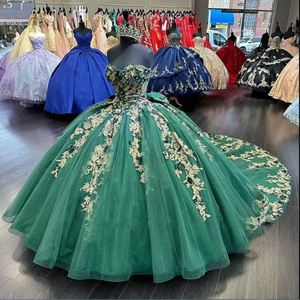 Vestido <span class=keywords><strong>de</strong></span> Quinceañera Hombros Descubiertos Estilo Princesa con Cola Larga Cuentas <span class=keywords><strong>de</strong></span> Cristal y Apliques Dorados para Concurso o Baile <span class=keywords><strong>de</strong></span> Graduación en <span class=keywords><strong>Verde</strong></span> <span class=keywords><strong>Esmeralda</strong></span> MQ412 - Product Image 3