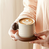 Tasse à café en céramique avec anse en bois 150ml 320ml, tasse à latte texturée ondulée avec soucoupe ronde en bois, vaisselle de café