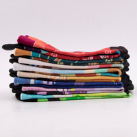 Chaussettes de travail sublimées par tie-dye pour hommes avec cupcakes animés et impression Chaussettes imprimées par sublimation pour l'école