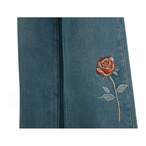 بنطلون جينز رجالي مخصص بالجملة، مغسول، بقصة واسعة ومستقيمة، بحافة خام، مطرز بالورود، بتصميم فضفاض وواسع الساقين، مناسب لملابس الشارع - Product Image 2