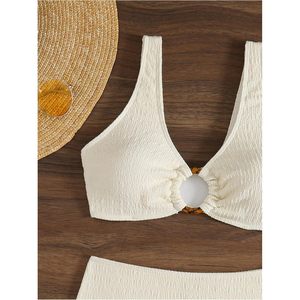 ชุดบิกินี่ผู้หญิงแบบ 2 ชิ้น แบบผูกคอ เอวสูง เนื้อผ้ามีเท็กซ์เจอร์ ยืดหยุ่นได้ ผลิตจากผ้าสแปนเด็กซ์และโพลีเอสเตอร์ - Product Image 1