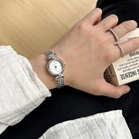 Jam Tangan Fashion Dial Bulat Kecil Berlapis Emas 14K Gelang Aksesori Berlian Imitasi Gerakan Jam Tangan Quartz untuk Wanita
