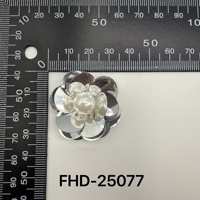 Nouveauté en stock : Fournitures du fabricant – Écussons floraux perlés et à sequins (verre et anti-perle) pour vêtements, sacs et accessoires DIY