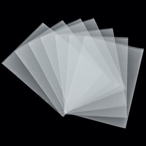 Protège-cartes en plastique transparent minimaliste de 7 pouces pour le rangement des cartes de crédit - Product Image 1