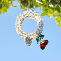 Élastique à cheveux coloré avec pendentif cerise, style doux, attache-queue de cheval, accessoire capillaire pour femme, bracelet en cristal