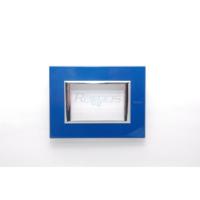 Assiette rectangulaire HB4803BM BTICINO 3 modules, série Axolute bleue en porcelaine de Meissen, fabriquée en Italie