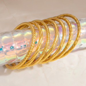 Brazalete de Acero Inoxidable Chapado en Oro de 18K con Patrón Espiral Trenzado, Joyería de Moda para Mujer, Origen Yiwu - Product Image 4