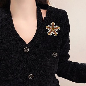 Broche Étoile de Mer Exagérée Robuste, Luxe Léger, Rétro, Perle, Étoile à Cinq Branches, Épingle de Corsage Haut de Gamme, Bijou - Product Image 4
