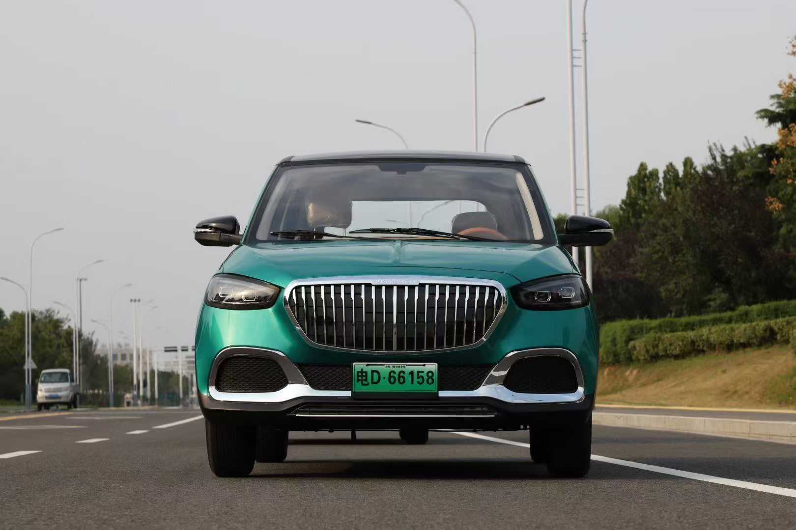 HLCB Brand New Energy Electric Vehicle - Long Range Lithium Battery Family Car for Short Travel