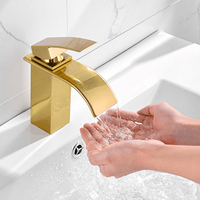 Robinet de lavabo de salle de bain à bec cascade en laiton doré, robinet de lavabo à poignée unique, robinet de lavabo à mélangeur
