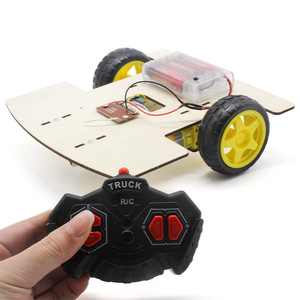 Voiture télécommandée R3W7 en bois 2.4G à trois roues, kit scientifique DIY pour enfants, jouet éducatif pour projet STEM - Product Image 4