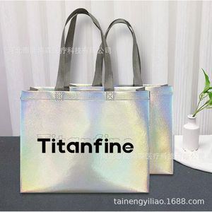 Bolsa de Mano Titanfine 40, Bolsa de Regalo Ecológica de LDPE con Aspecto de Seda, Estilo Moderno - Product Image 3