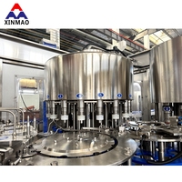 Ligne de production automatique de machines de lavage, de remplissage et de bouchage 3 en 1 pour l'eau potable en bouteille, les jus de fruits et les boissons gazeuses