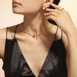 جودة عالية مطلية بالذهب 18 قيراط مجوهرات الفولاذ المقاوم للصدأ زيت بالتنقيط فراشة أخضر قلادة كوبية قلادة أنثى - Product Image 2