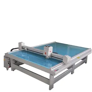 Flatbed Oscillating चाकू गत्ता दफ़्ती बॉक्स मर कट नमूना आलेखक काटने की मशीन