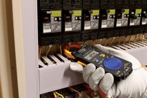 Hioki CM3289 - เครื่องวัดแรงดันไฟฟ้าแบบหนีบ AC แท้จริง (True RMS) - Product Image 3