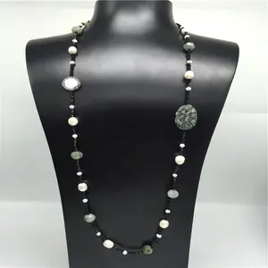 Di alta qualità di stile classico lunga collana di perline di vetro, collana lunga con le pietre, collana di pietra naturale