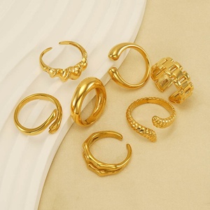 Usine <span class=keywords><strong>Pas</strong></span> <span class=keywords><strong>Cher</strong></span> 18k Plaqué Or En Acier Inoxydable Dame Anneau Serpent Réglable Bijoux Irrégulier Twist Serpent Bagues Pour Femmes - Product Image 2
