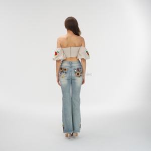 Jeans pour femmes en gros, personnalisés, délavés, brodés de fleurs, en denim, coupe évasée, tendance - Product Image 4