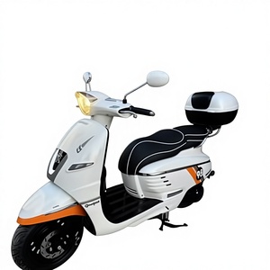 Scooter rétro Peugeot Django 150, style français classique, moto d'occasion, scooter à essence - Product Image 1