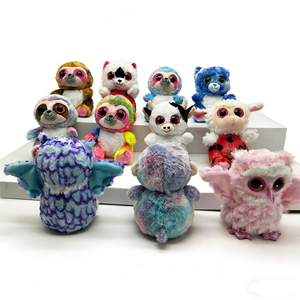 Peluche de gato personalizado de tela suave y aterciopelada de pelo corto, con silueta de gatito compacto y regordete sentado, y efecto tie-dye arcoíris. - Product Image 1